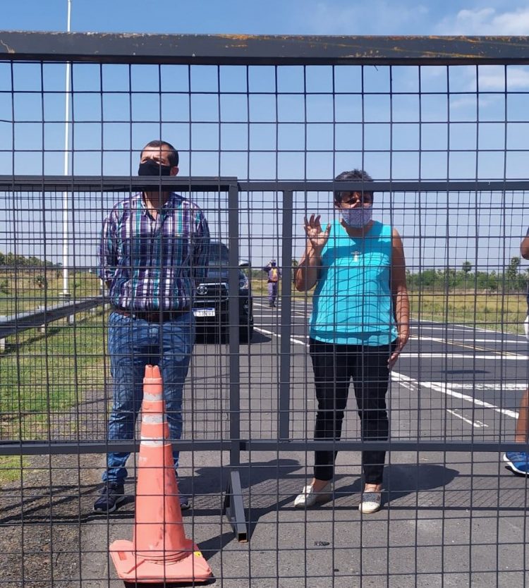 Olivera y Neme escucharon inquietudes de familiares clorindenses de varados