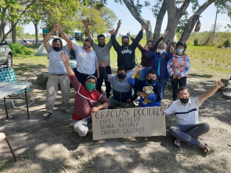 Varados agradecieron apoyo de Quique Ramírez para poder ingresar a la provincia