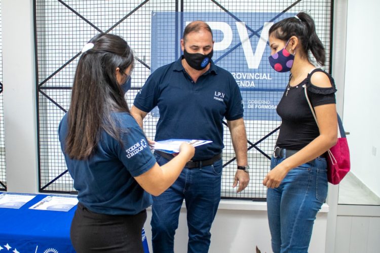 El IPV relocalizó a varios pequeños comercios que estaban ubicados en espacios públicos