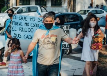 «Mono» Montoya cruzó al ministro Jorge González y le recomendó «psicoterapia»