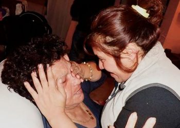 Viajó 3 mil km, quería ver por última vez a su mamá, pero no lo logró porque le dieron tarde el permiso