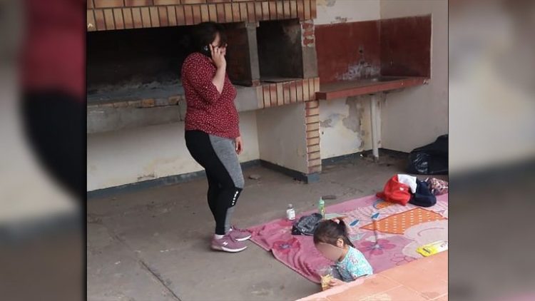 Viajó 3 mil km, quería ver por última vez a su mamá, pero no lo logró porque le dieron tarde el permiso