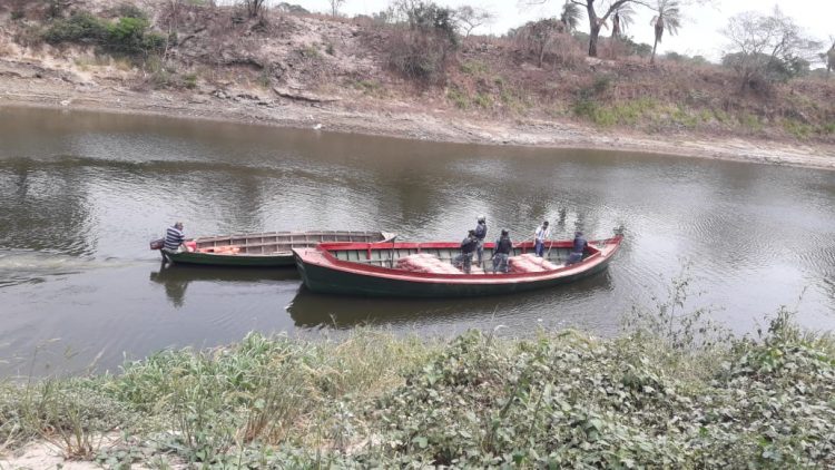 Iban a pasar de forma irregular 156 bolsas de cemento al Paraguay pero intervino la Policía