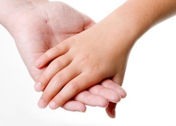 Buscan a familias que quieran adoptar dos niñas de 10 y 13 años