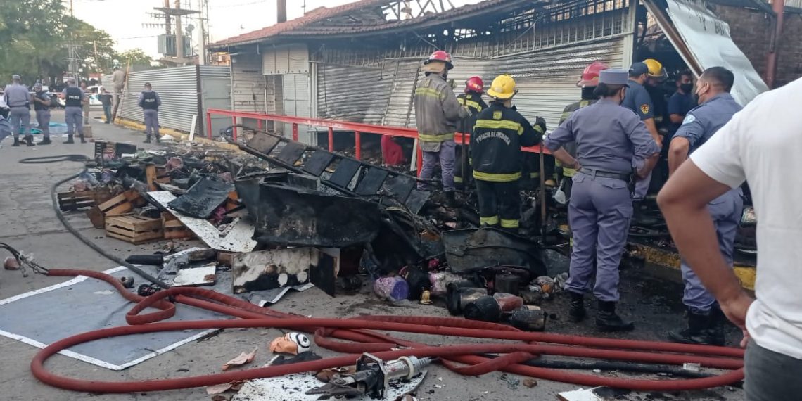 Incendio fatal en el mercadito: una mujer falleció calcinada