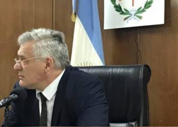 Carbajal y una de cowboy, llamó al intendente Celauro para que opine