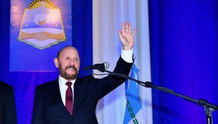 El Gobernador otorgó 5% de aumento salarial a estatales activos y pasivos