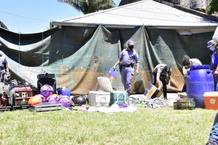 La Policía intervino dos multitudinarias fiestas clandestinas de «halloween»