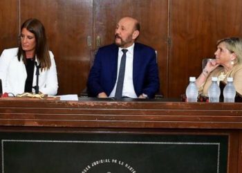 Varados: por los plazos “irrazonables” de espera, tambalea el programa oficial de ingreso
