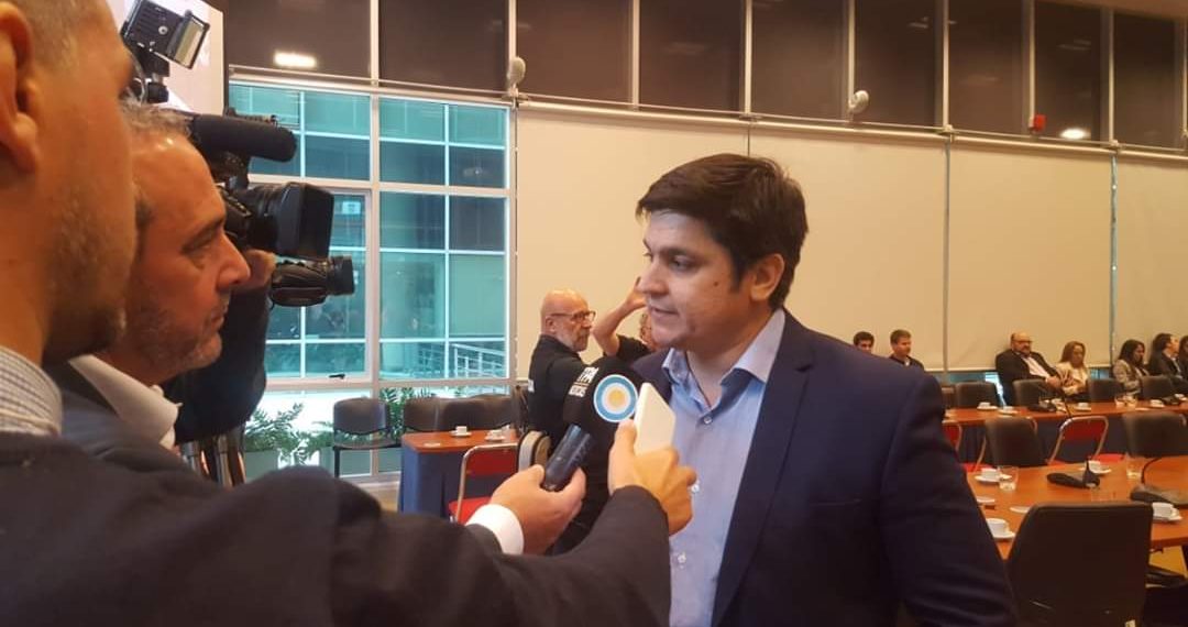 «A los que ingresan a la provincia se les debe permitir cumplir la cuarentena en domicilios particulares»