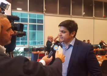 «A los que ingresan a la provincia se les debe permitir cumplir la cuarentena en domicilios particulares»