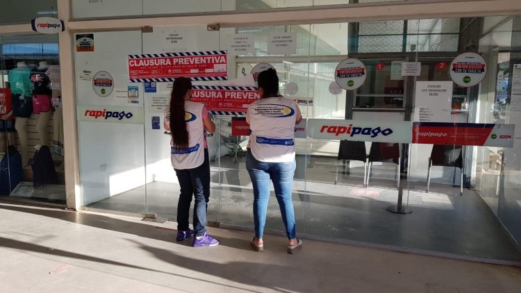 Defensa al Consumidor clausuró locales de servicios por cobro indebido de adicionales