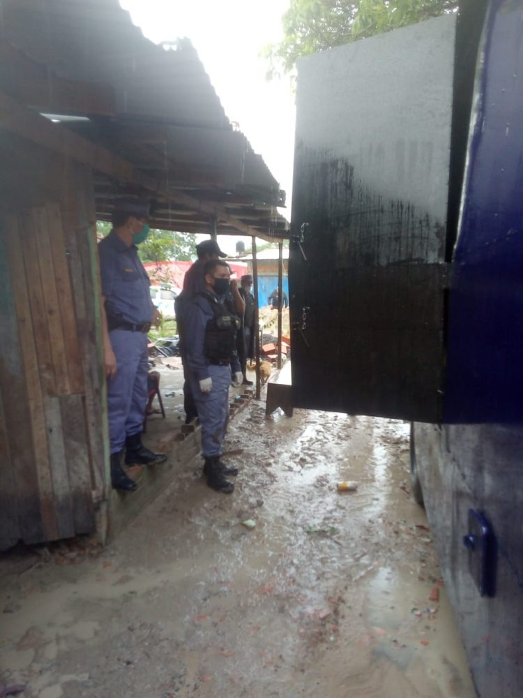 Detienen a gendarmes que “custodiaban” paso de contrabando a Paraguay