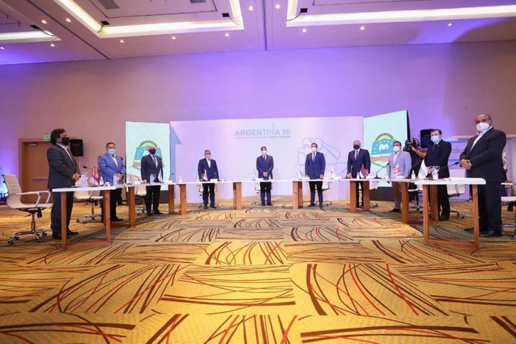 Insfrán asistió a la reunión de gobernadores del Norte Grande en Chaco