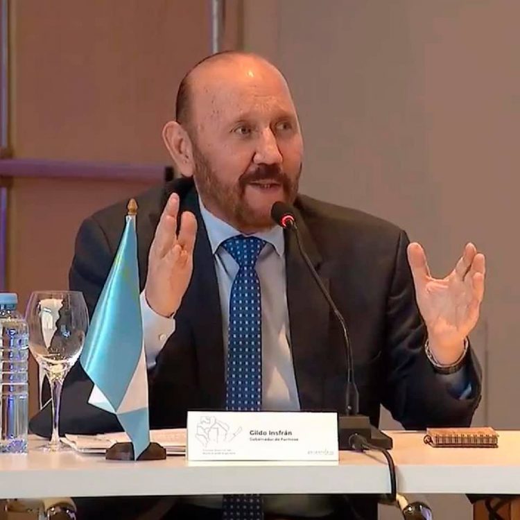 Insfrán asistió a la reunión de gobernadores del Norte Grande en Chaco