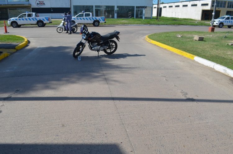 Detenido por circular de contramano, embestir a una mujer policía