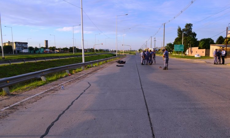 Falleció un motociclista al chocar en la avenida Circunvalación