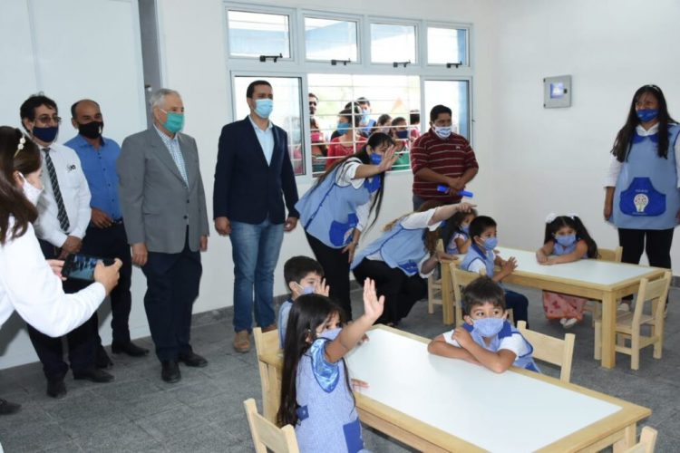 Inauguran escuela que contendrá los tres niveles educativos en el oeste