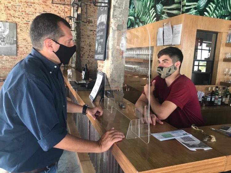 Olivera pidió al gobierno «sentido común» y que libere el servicio a los gastronómicos