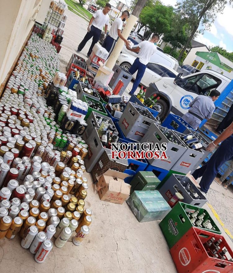 Secuestraron bebidas y clausuraron local «El Mono» por hacer delivery «casi las 24 horas»