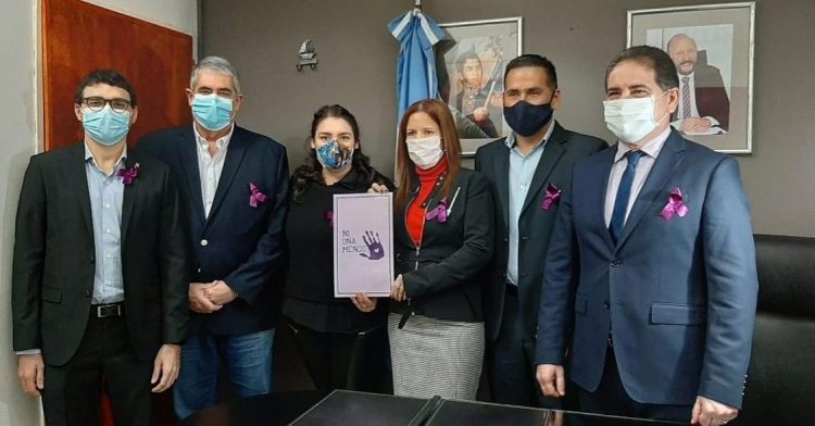 El bloque de concejales del PJ cruzó a Carrió y a la Coalición Cívica