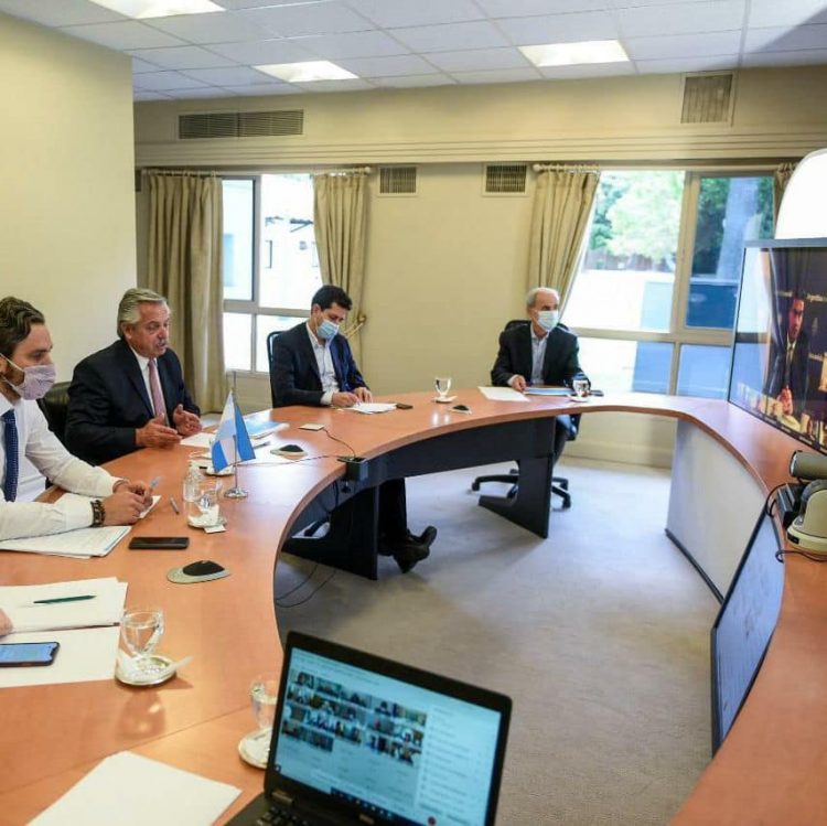 Insfrán analizó con Alberto cómo será la estrategia sanitaria a corto plazo