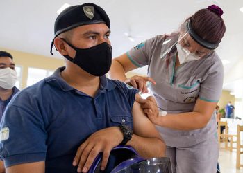 Bono de $10 mil a personal policial y sanitario abocado a la pandemia