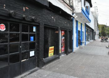 Advierten que los super venden rubros que a comercios chicos no les permiten