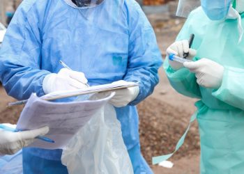 En casi 2 mil hisopados, detectaron 10 casos en el interior