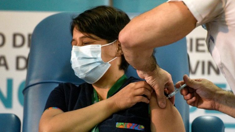 Cuáles son los efectos adversos esperables luego de vacunarse