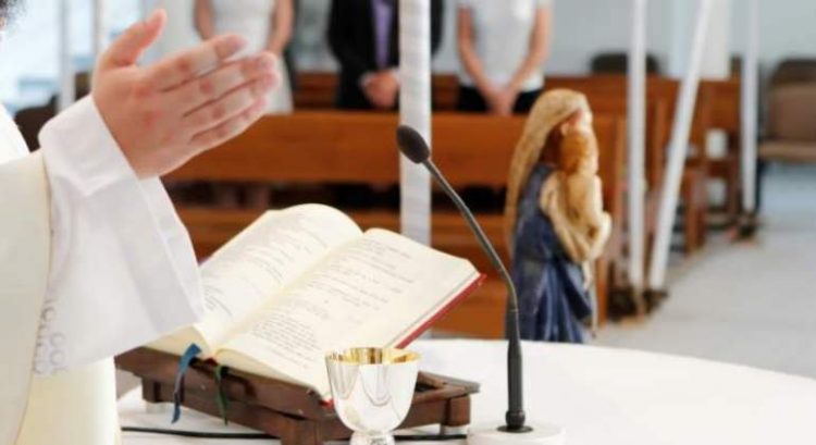 Parte de la iglesia católica desaprueba acciones locales ante el covid