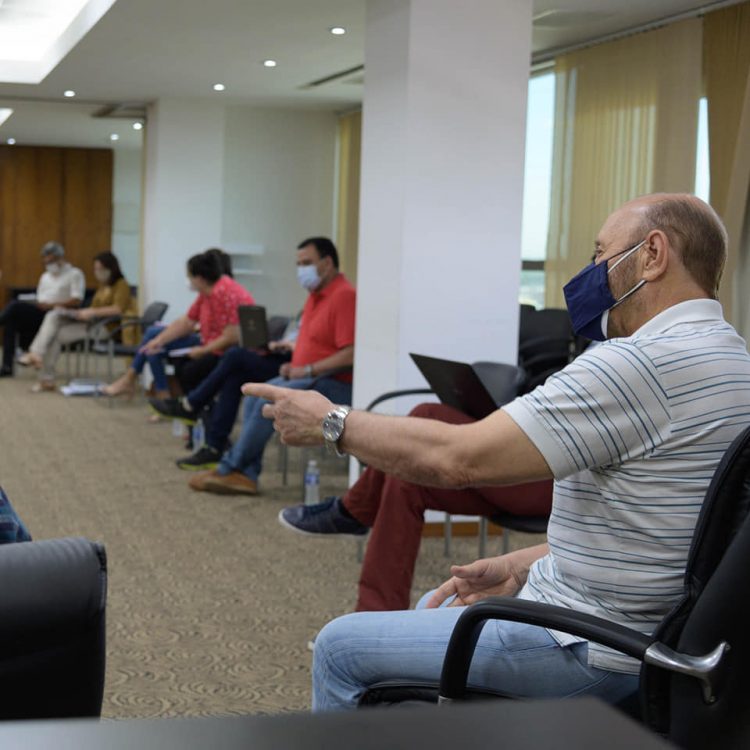 Insfrán adelantó que Formosa seguirá vacunando a adultos mayores