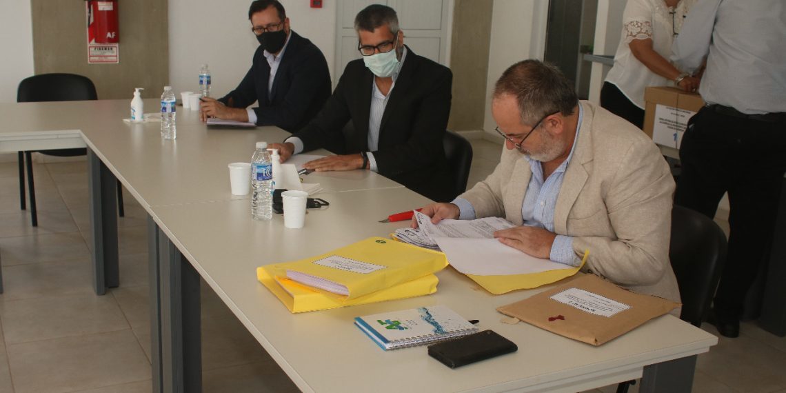 Hay 4 ofertas para la para nueva obra de desagües cloacales en 3 nuevos barrios