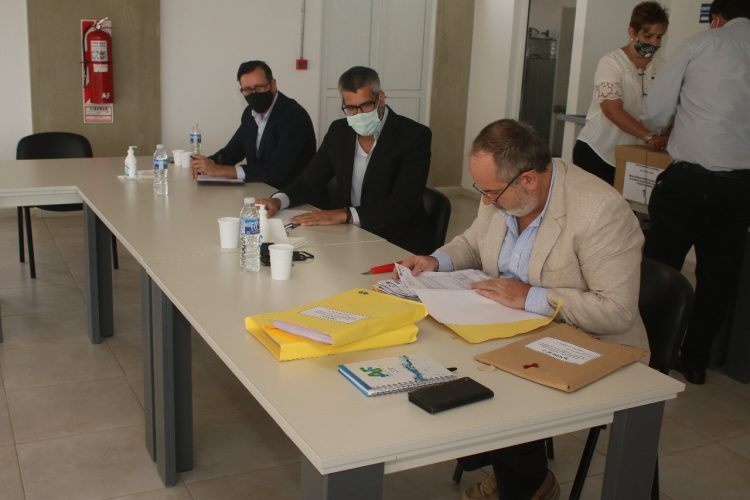 Hay 4 ofertas para la para nueva obra de desagües cloacales en 3 nuevos barrios