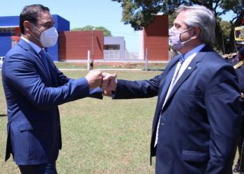 Alberto llegó a las 13:20 a Corrientes y arrancó el encuentro de gobernadores del Norte Grande