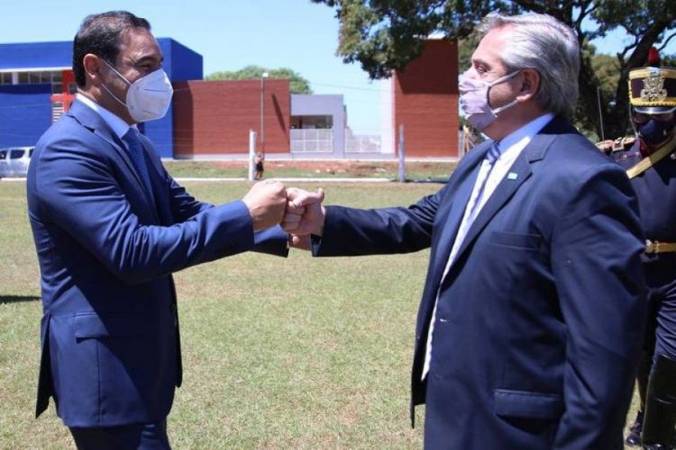 Alberto llegó a las 13:20 a Corrientes y arrancó el encuentro de gobernadores del Norte Grande