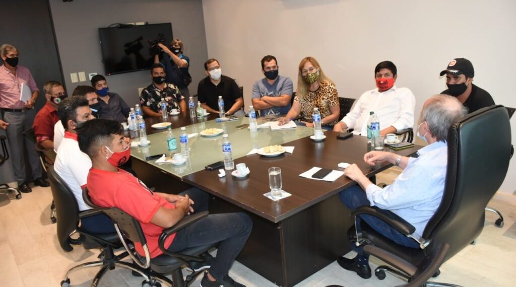 Antonio Ferreira recibió a organizaciones sociales