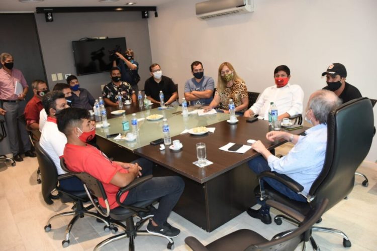 Antonio Ferreira recibió a organizaciones sociales