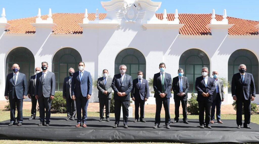 Insfrán y gobernadores del Norte Grande acompañaron a Alberto en el acto homenaje a San Martín