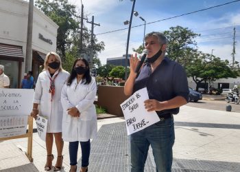 Montoya criticó “improvisación oficial” y acusó de «no querer volver a la presencialidad»