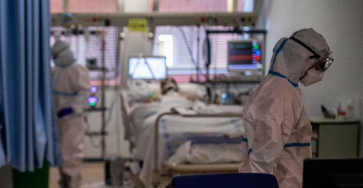 Hay 6 casos nuevos y 58 internados, de los que 4 están graves