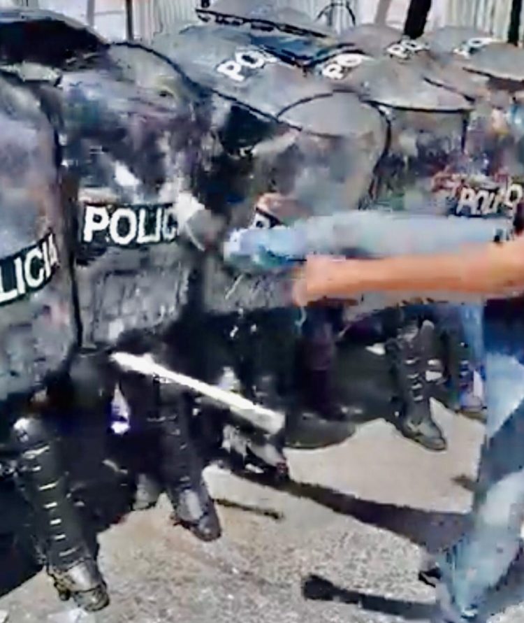 Incidentes en la marcha contra la fase 1 en pleno centro