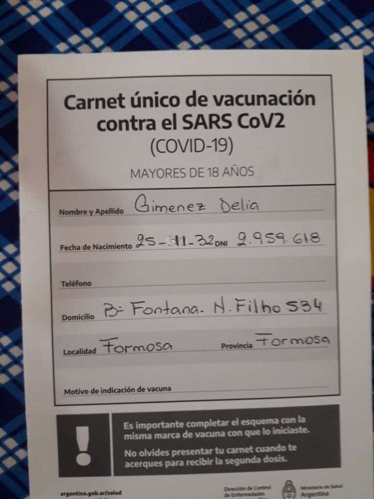 El Gobernador valoró la vacunación de adultos mayores en 11 escuelas