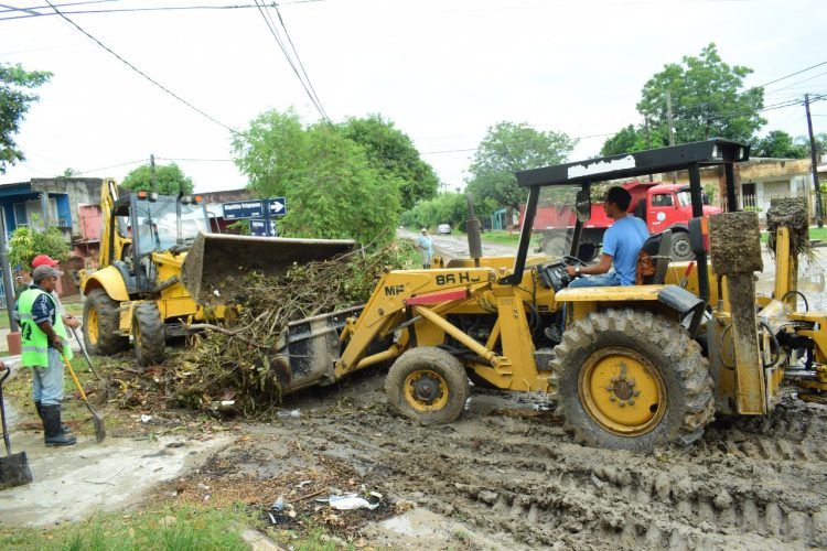 El municipio removió residuos no convencionales en distintos barrios
