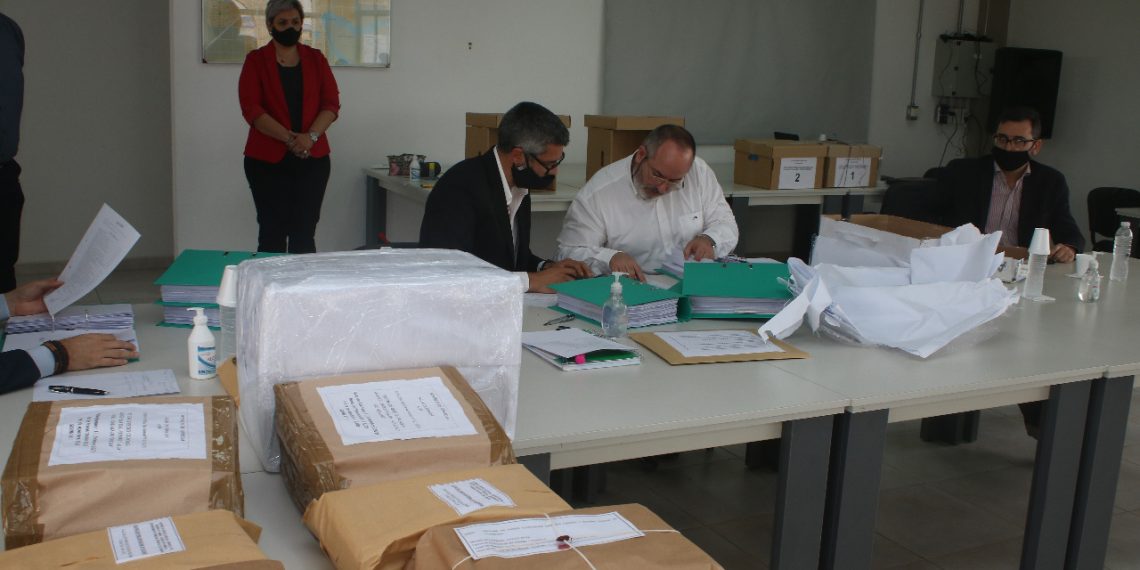 Firman contrato para la obra de desagües cloacales en tres nuevos barrios