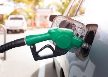 Petroleras del país se preparan para vender la nafta a 100 pesos o más