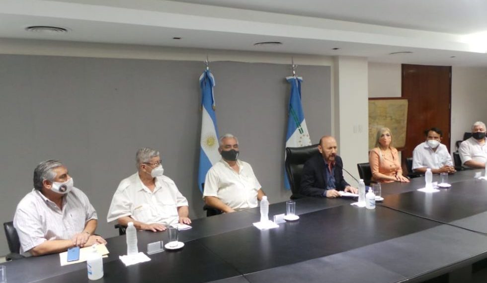 Anunciaron aumento escalonado del 42% para estatales provinciales