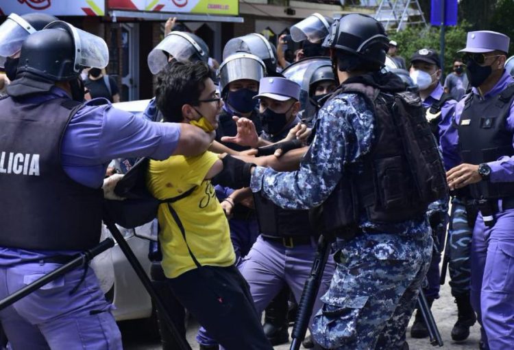 El “viernes negro” analizado por el portal de Horacio Verbitsky