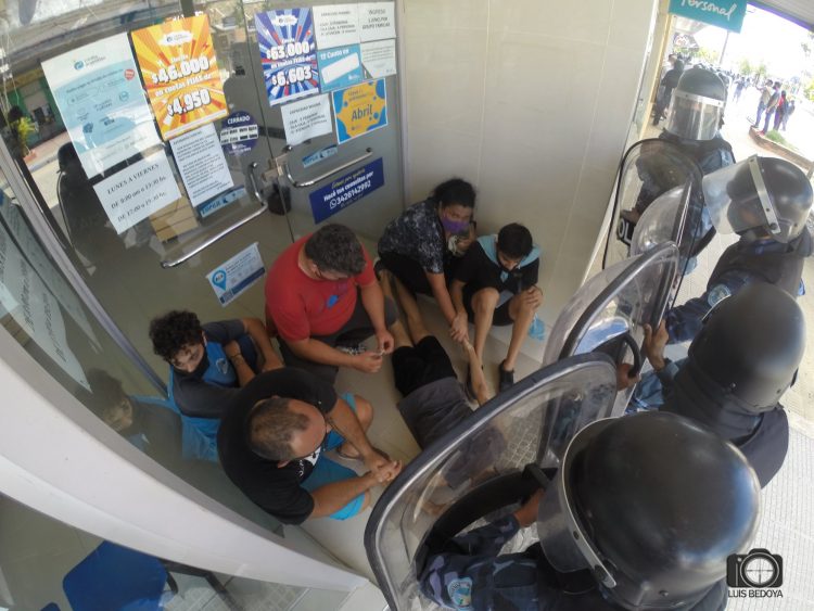 Con un discurso moderado el gobierno apuesta a la vacuna como «salvadora» en un año electoral complicado