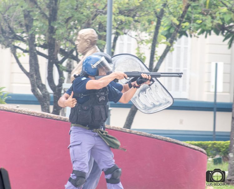 Con un discurso moderado el gobierno apuesta a la vacuna como «salvadora» en un año electoral complicado